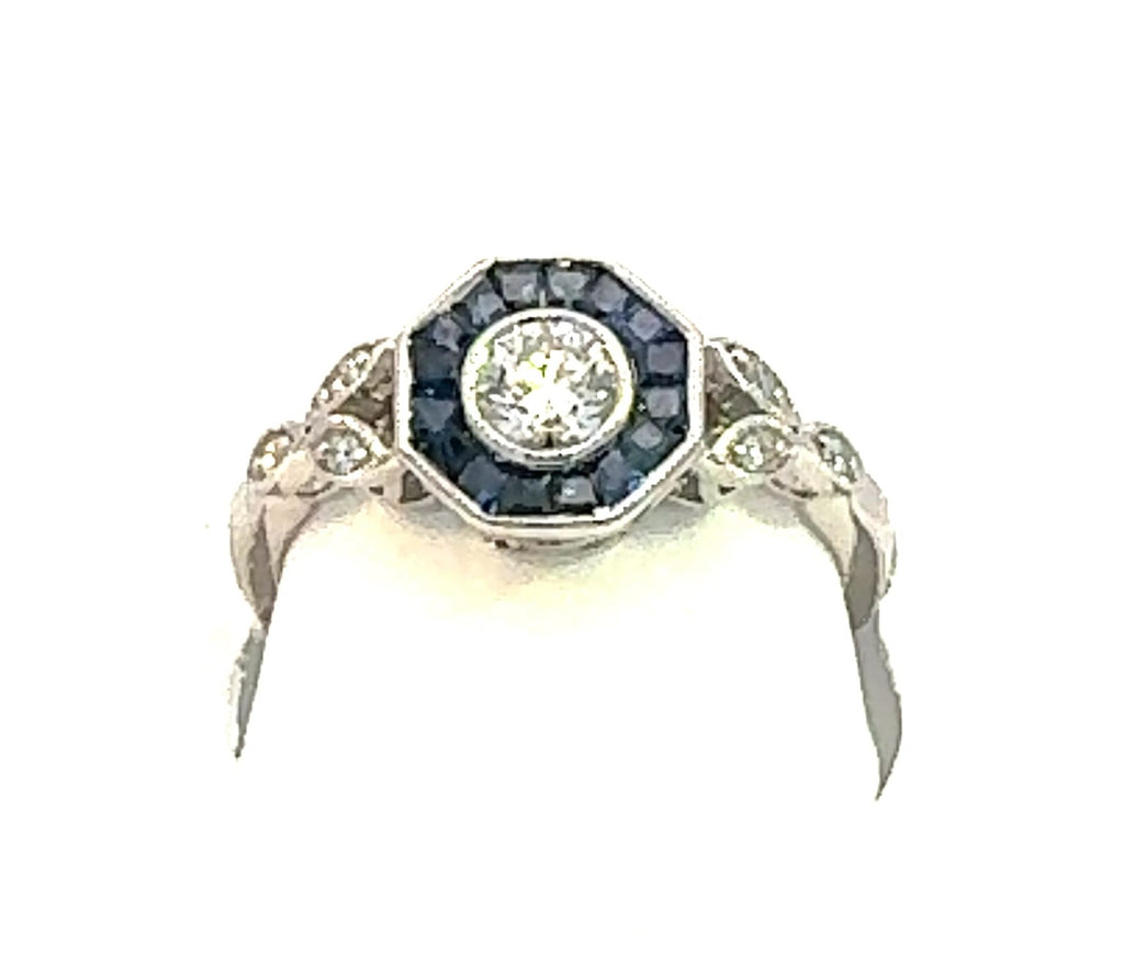 Vintage Collection 0.37 CTW / 0.30 CTR RD & 6 PCS RD Side DIA 0.07CTS Stones & 16 PCS Sapphire 0.56CTS Set On 2.51GR 14KWG Ring