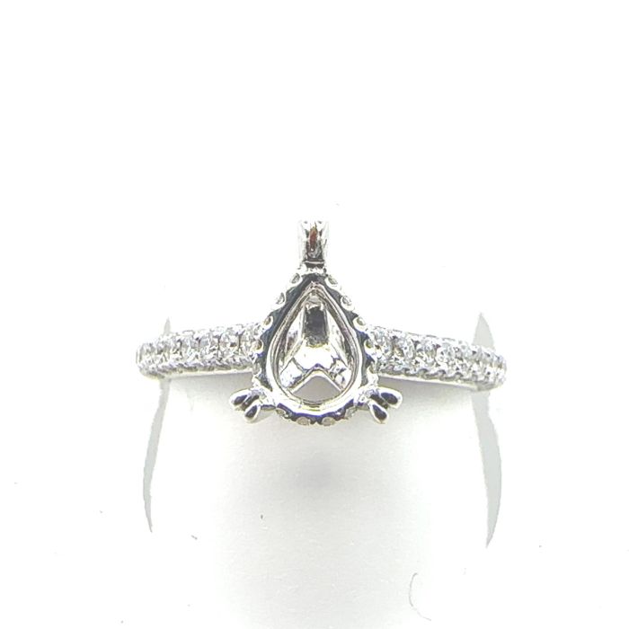 Fireworks Jewelry Rings  0.88   with 0.88 Diamond Sides set on 3.33gr 18k WG