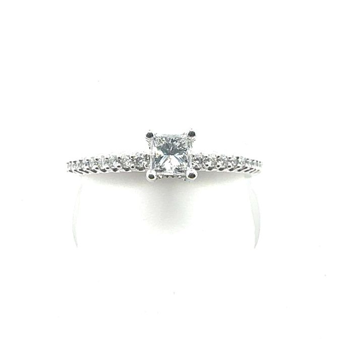 14KW 1/2 CTW P/C ENGAGEMENT RING W/ 1/3 CT P/C CTR

