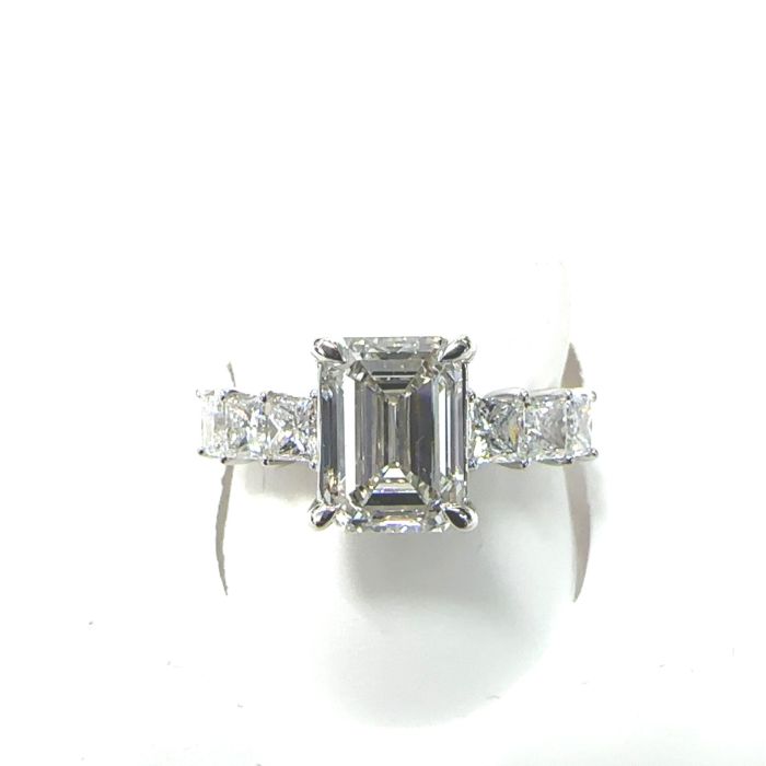 14KW LAB GROWN DIAMOND ENGAGEMENT RING 1EM-2.48CT 6PR-0.89CTW  14KW-2.05GR