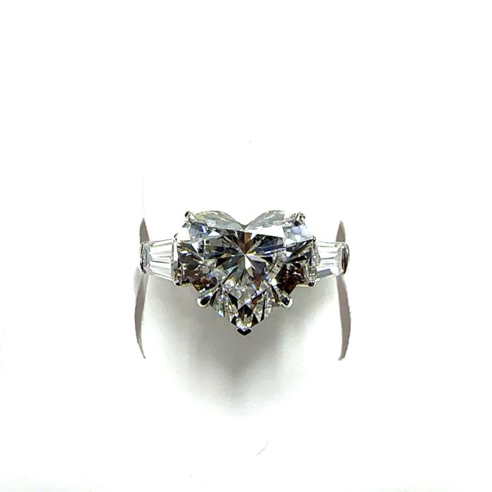 14KW LAB GROWN DIAMOND ENGAGEMENT RING 1HT-3.22CT 2BG-0.74CT 14KW-2.69GR