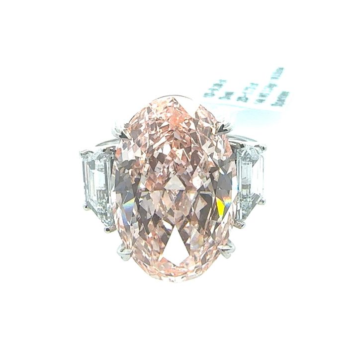 14KW LAB GROWN DIAMOND 3STONE RING NON CERT F-G VS+ 1OV-9.2CT 2trap-1.73CTW 14KW-3.24GR