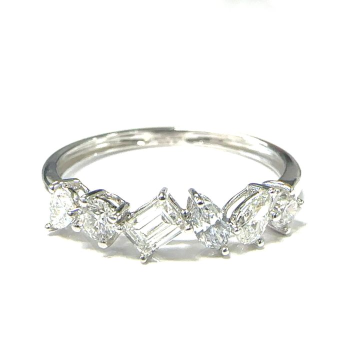 LUCY Rings  0.37   Mixed  Lab Grown Diamond 0.37  Sides set on 1.03gr 14k WG