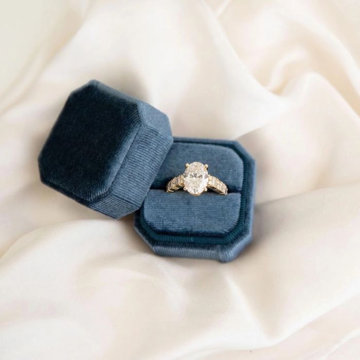 Oval Shape Diamond Bridal Ring in Gold