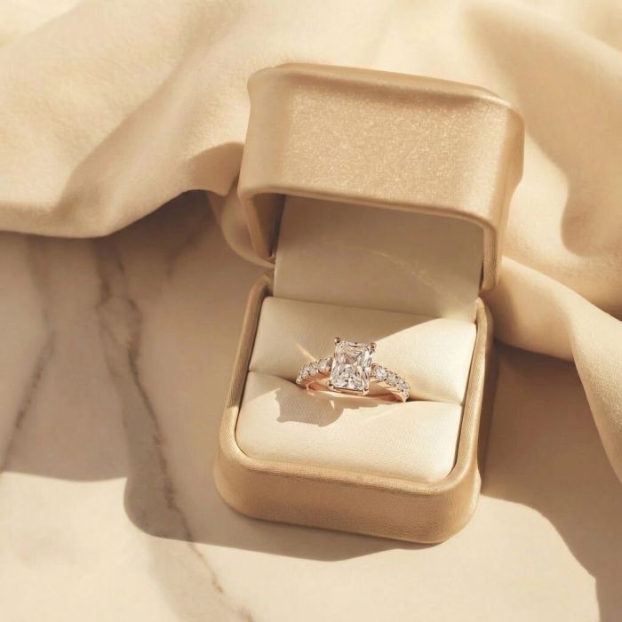 Radiant Shape Diamond Bridal Ring in Gold