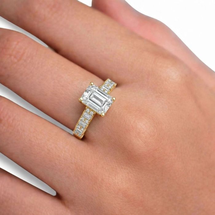 Radiant Shape Diamond Bridal Ring in Gold