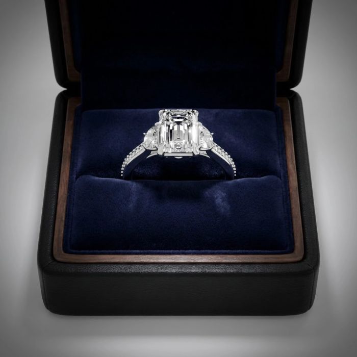 Emerald Shape Diamond Bridal Ring in Gold