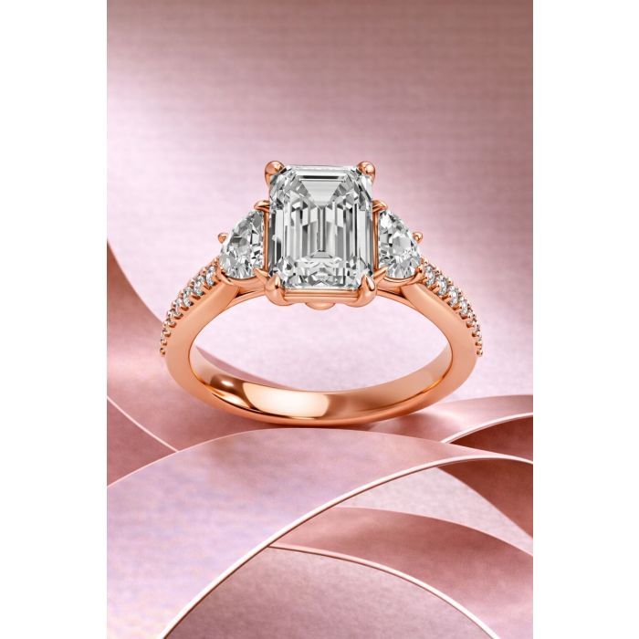 Emerald Shape Diamond Bridal Ring in Gold