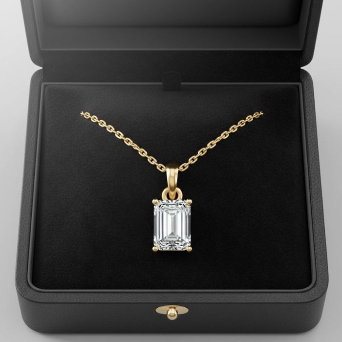 4 Prong Solitaire Pendant