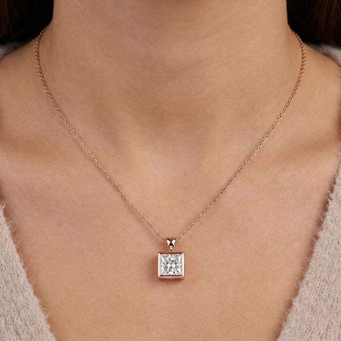 4 Prong Solitaire Pendant