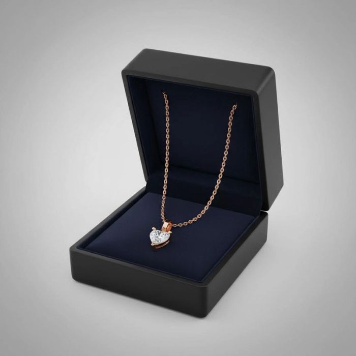 3 Prong Solitaire Pendant