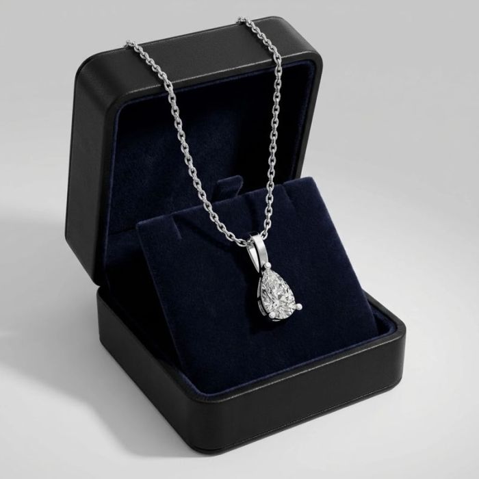 3 Prong Solitaire Pendant